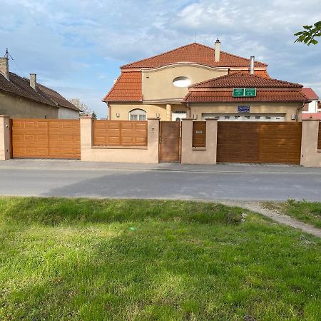 Ambrozia Guesthouse Nagykanizsa Ngoại thất bức ảnh