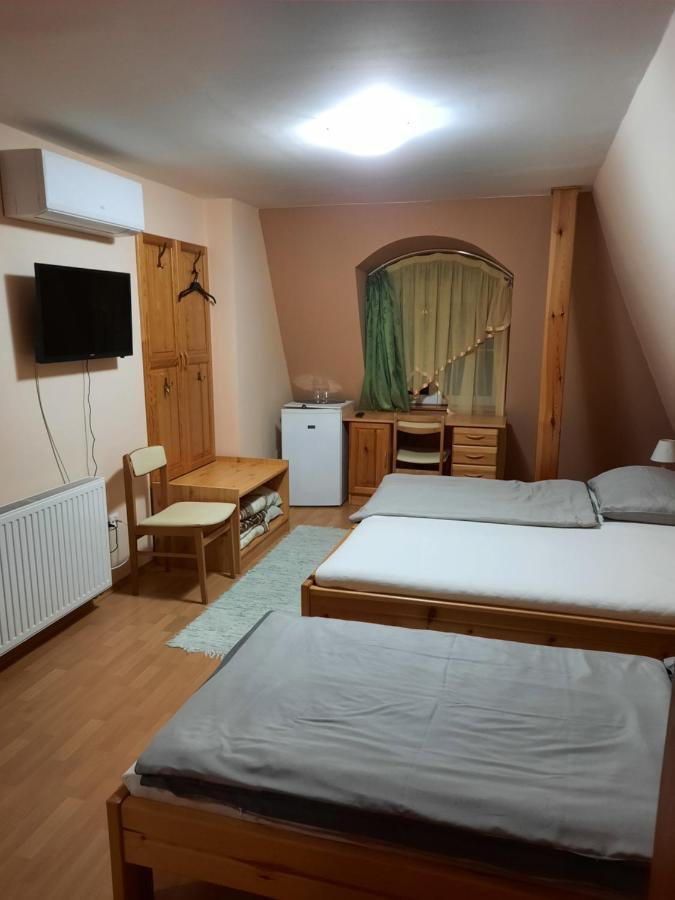 Ambrozia Guesthouse Nagykanizsa Ngoại thất bức ảnh