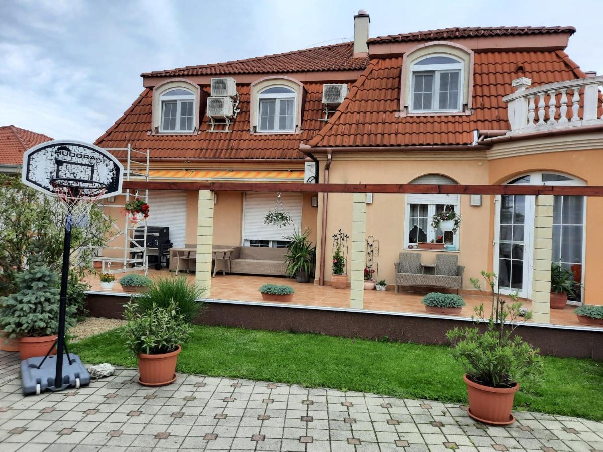 Ambrozia Guesthouse Nagykanizsa Ngoại thất bức ảnh