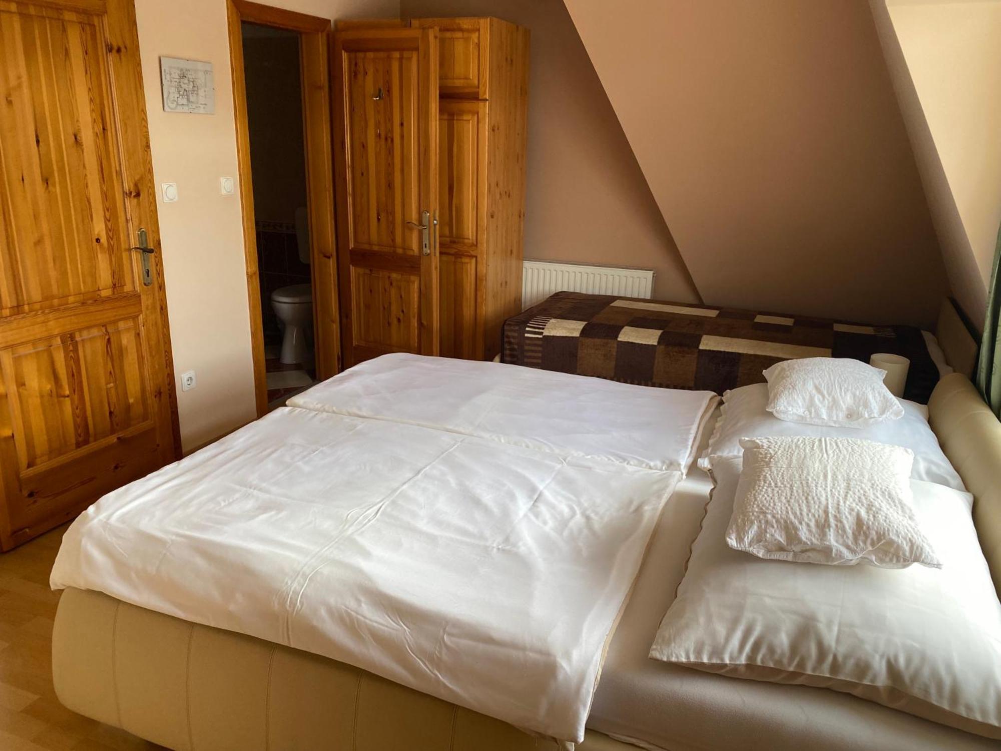 Ambrozia Guesthouse Nagykanizsa Ngoại thất bức ảnh