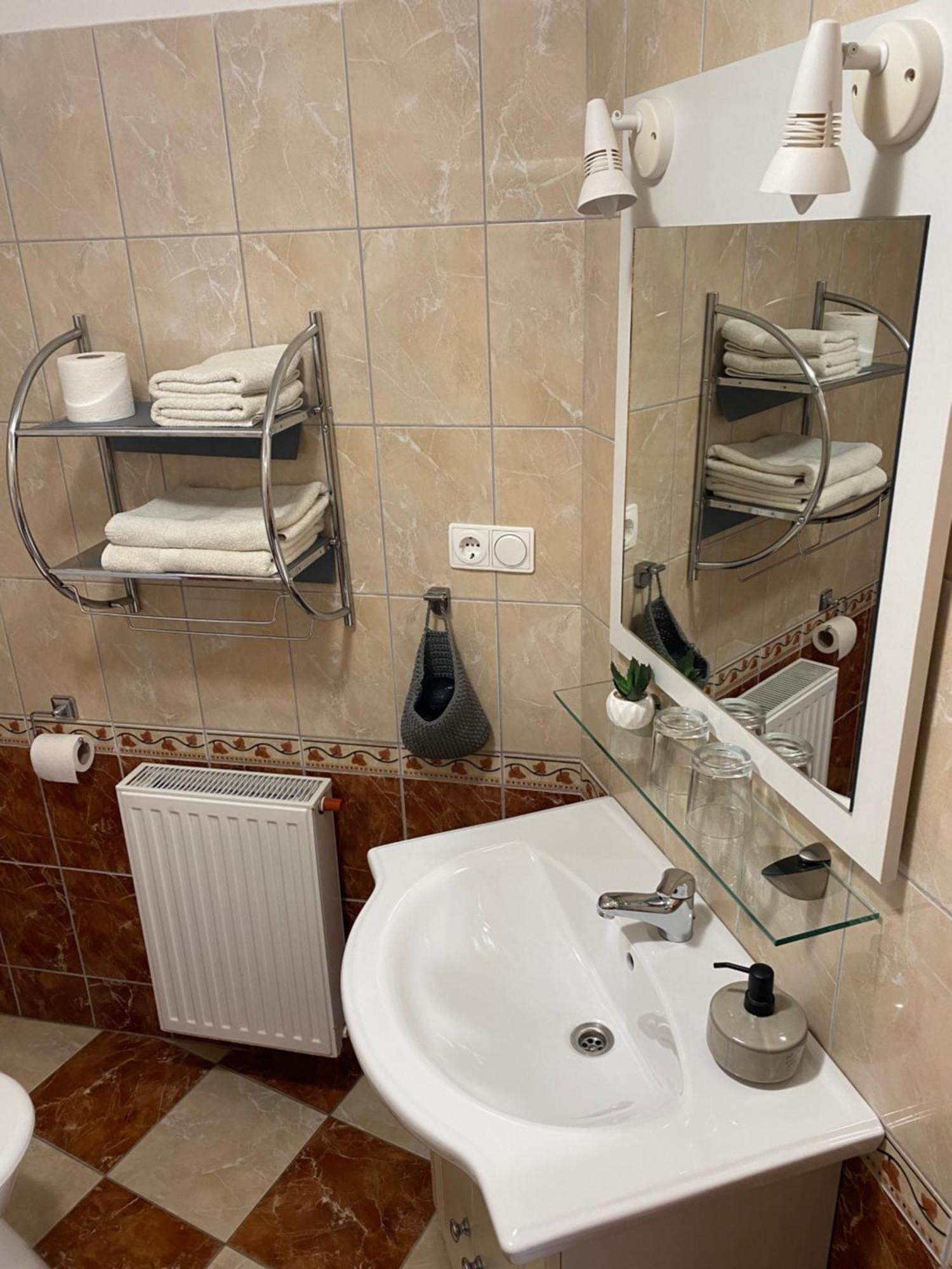 Ambrozia Guesthouse Nagykanizsa Ngoại thất bức ảnh