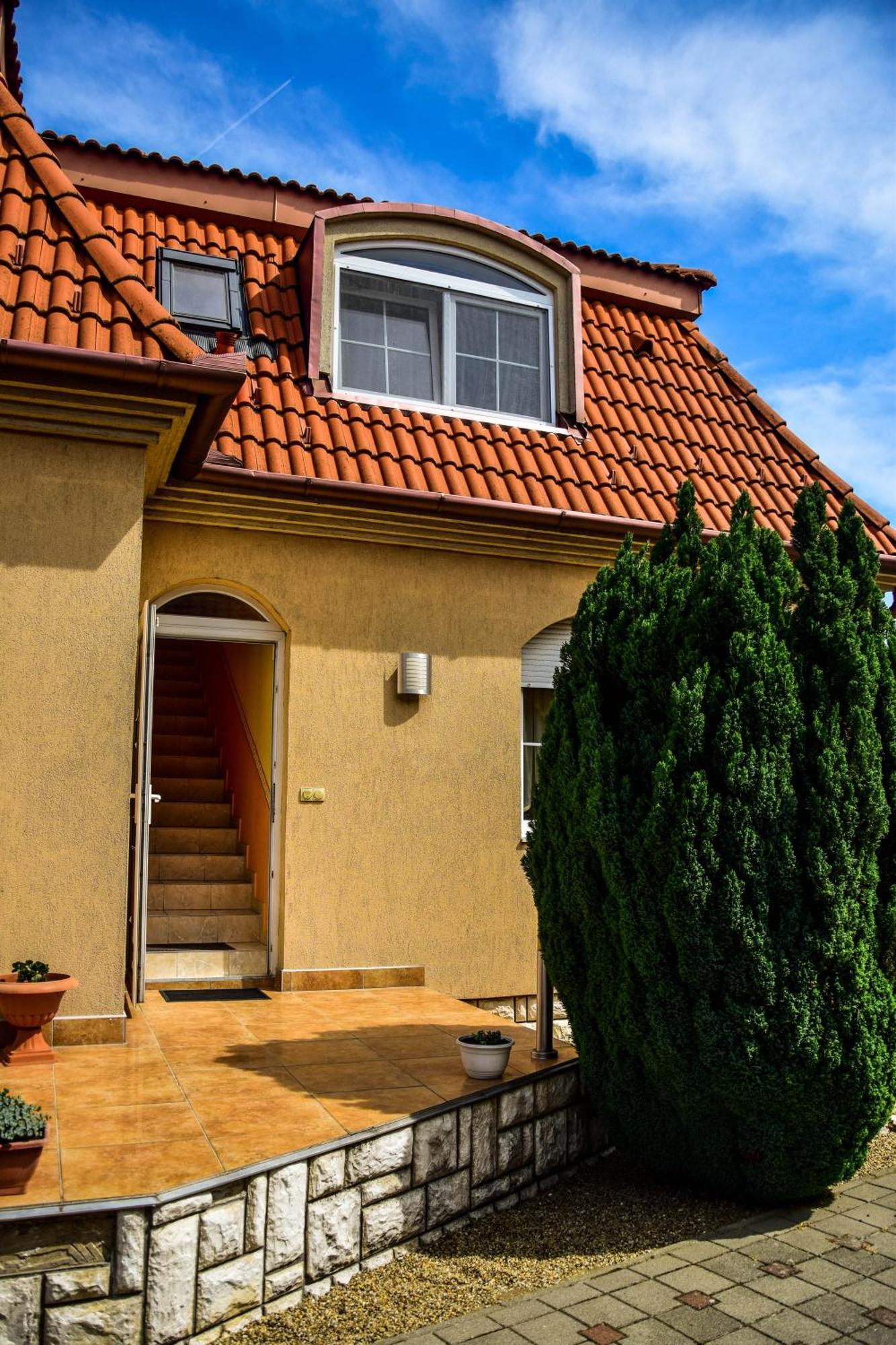 Ambrozia Guesthouse Nagykanizsa Ngoại thất bức ảnh