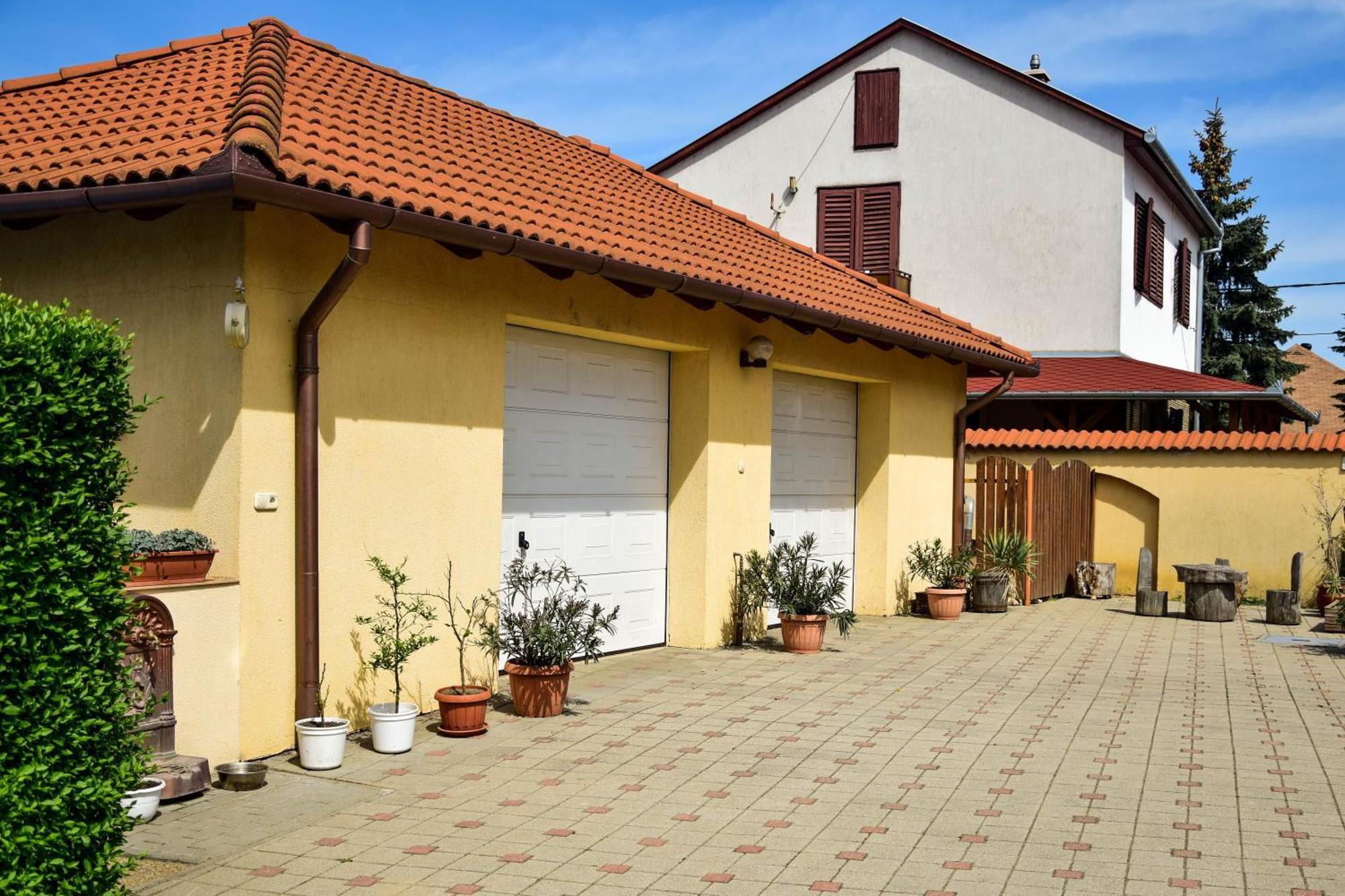 Ambrozia Guesthouse Nagykanizsa Ngoại thất bức ảnh
